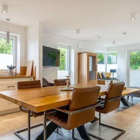 With 2 Bedrooms Casa vacanze